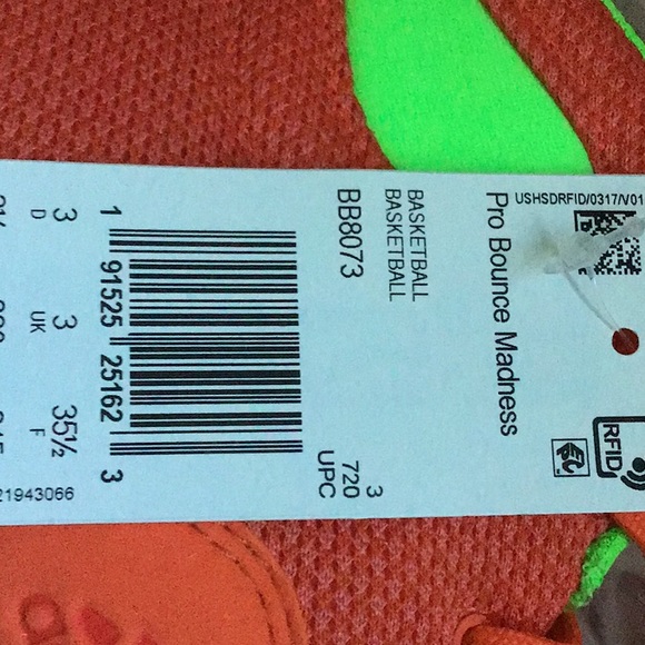 Girls Adidas Pro bounce basketball shoes - Picture 2 of 3